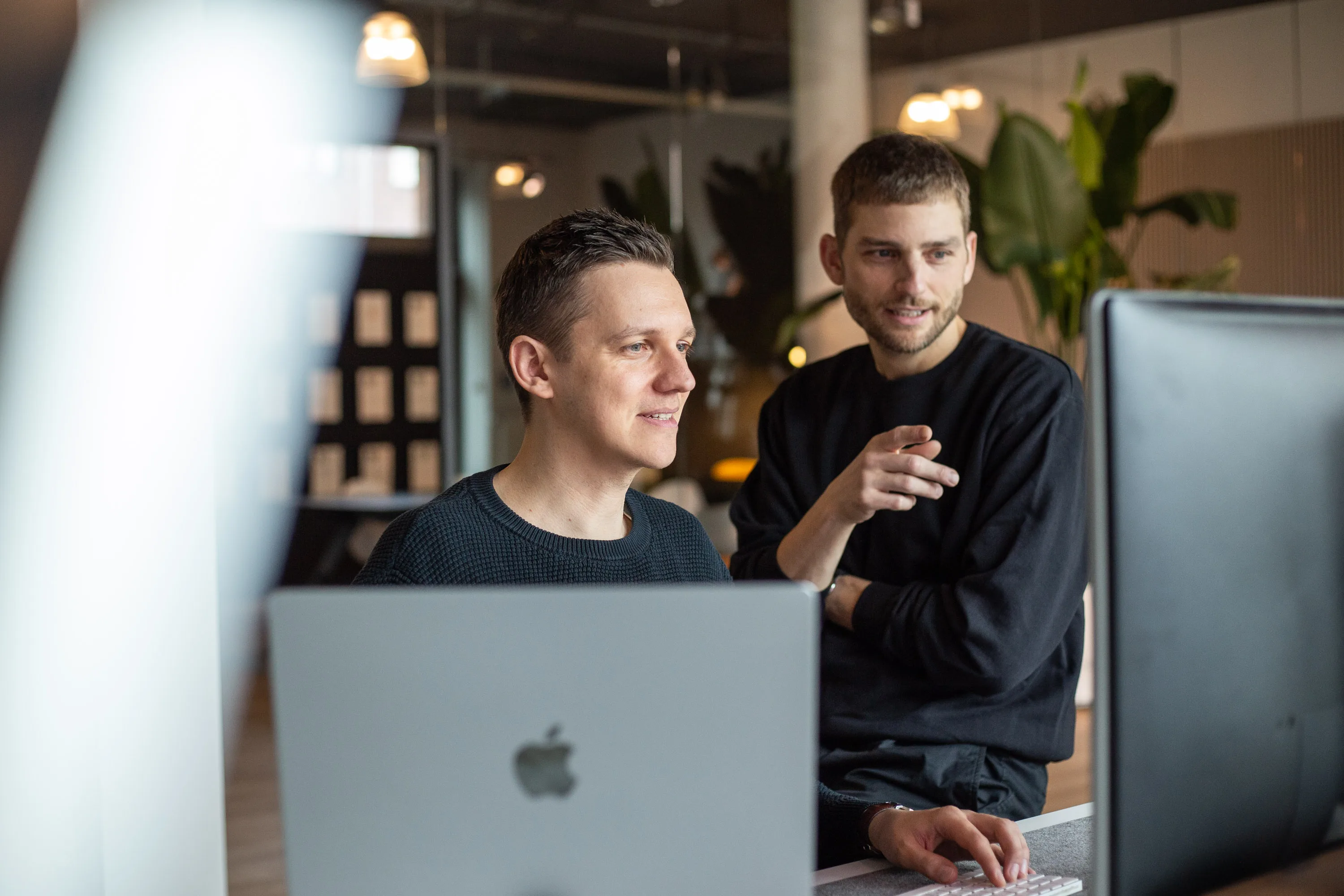 new office, Corporate Design Agentur Frankfurt, Brand Design, Branding, Grafikdesign